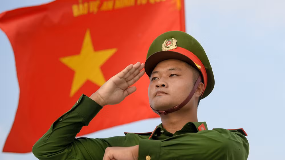 Lực lượng Công an nhân dân luyện tập tại các khối.