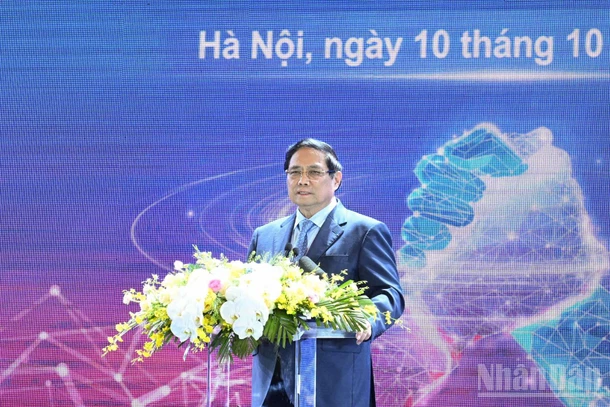 Thủ tướng Chính phủ Phạm Minh Chính phát biểu ý kiến tại "Toàn cảnh kinh tế tư nhân Việt Nam 2025". (Ảnh: TRẦN HẢI)