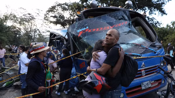 [Video] Colombia phát động chiến dịch quân sự sau hàng loạt vụ đánh bom