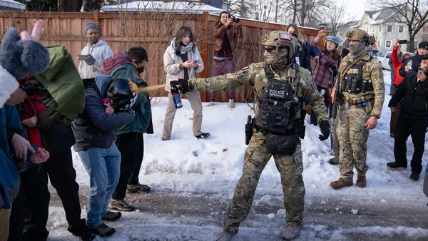 [Video] Chính quyền Mỹ chấm dứt chiến dịch truy quét di trú tại Minnesota 