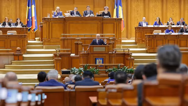 [Video] Chính phủ Romania sụp đổ sau chưa đầy một năm cầm quyền