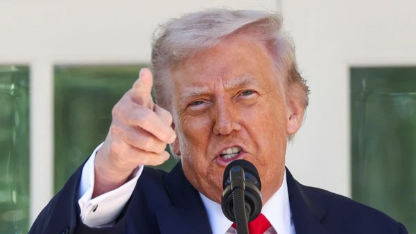 [Video] Tổng thống D. Trump cảnh báo tấn công băng đảng ma túy trên bộ tại Mexico