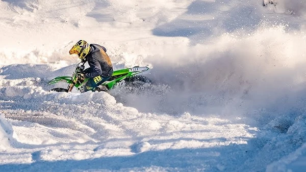 [Video] Sôi động giải đua xe địa hình giữa giá rét âm 32 độ C tại Latvia