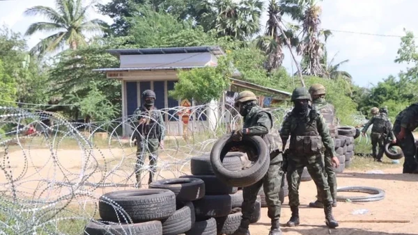 [Video] Thái Lan ban bố thiết quân luật và lệnh giới nghiêm tại khu vực biên giới