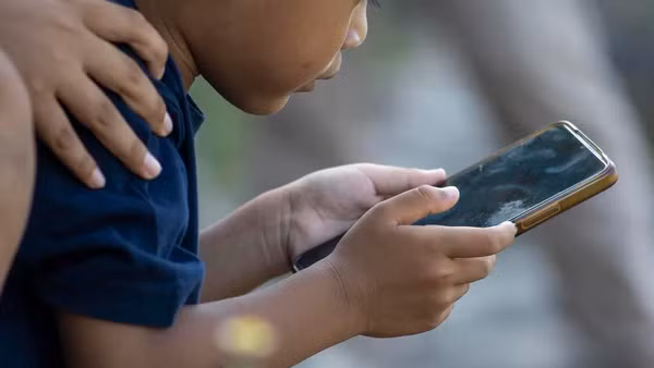 [Video] Indonesia cảnh báo xử phạt Google và Meta về quy định giới hạn độ tuổi 