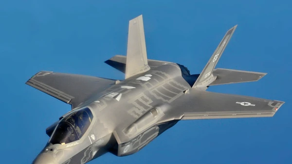 [Video] Mỹ cảnh báo can thiệp không phận Canada nếu thương vụ F-35 bị hủy