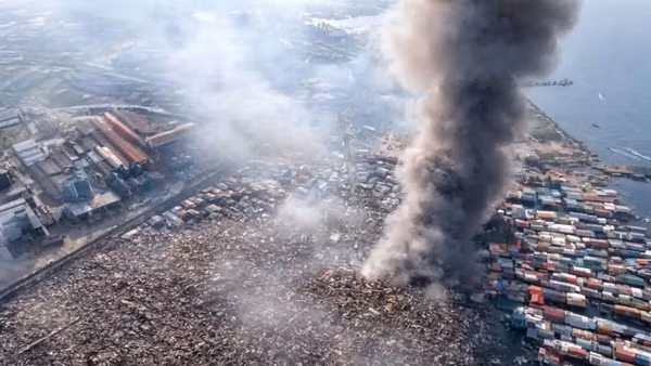 [Video] Cháy lớn thiêu rụi hơn 1 nghìn ngôi nhà tại Malaysia