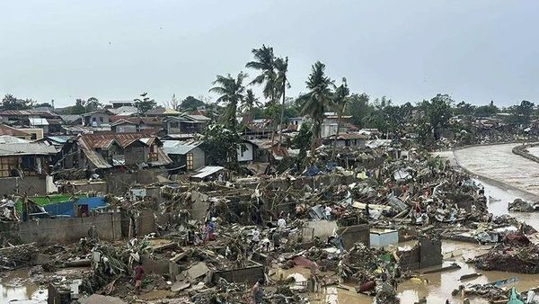 [Video] Philippines khẩn cấp ứng phó siêu bão Phượng Hoàng
