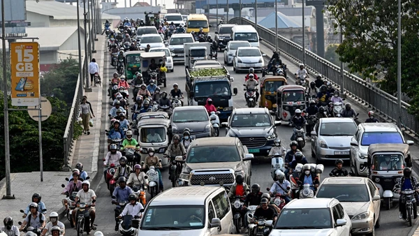 [Video] Indonesia triển khai “làm việc tại nhà” để tiết kiệm năng lượng 