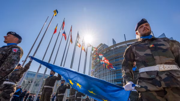 [Video] Châu Âu hủy kế hoạch đưa quân tới Ukraine