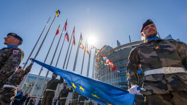 [Video] Châu Âu hủy kế hoạch đưa quân tới Ukraine