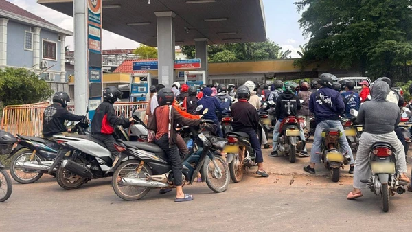 [Video] Lào triển khai loạt biện pháp hạ nhiệt giá xăng, dầu