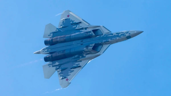 [Video] Tiêm kích Su-57 của Nga lần đầu bay với động cơ thế hệ mới