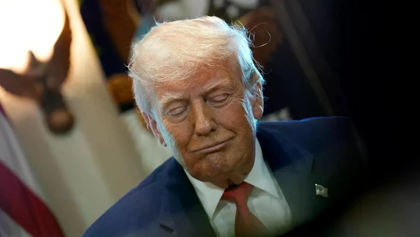 [Video] Tỷ lệ ủng hộ Tổng thống D. Trump xuống mức thấp nhất nhiệm kỳ