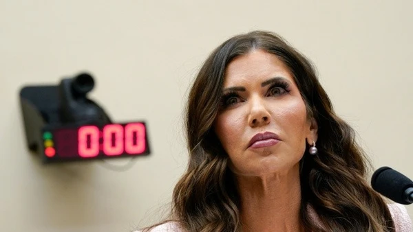 [Video] Tổng thống Mỹ D. Trump thay Bộ trưởng An ninh Nội địa