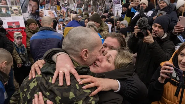 [Video] Nga - Ukraine hoàn tất trao trả 300 tù binh