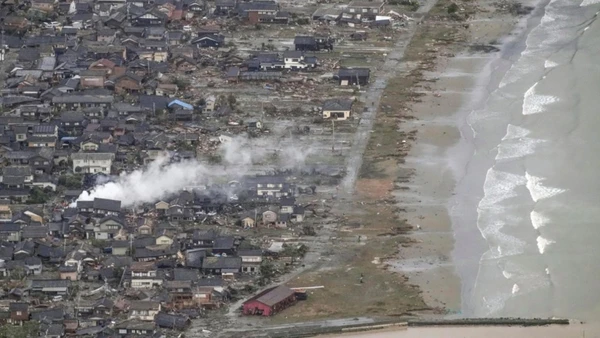 [Video] Sóng thần tràn vào Nhật Bản sau trận động đất thứ hai
