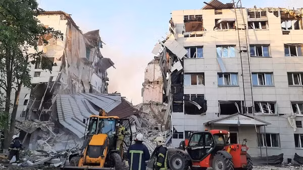 [Video] Nga cáo buộc Ukraine tấn công ký túc xá khiến ít nhất 35 em bị thương