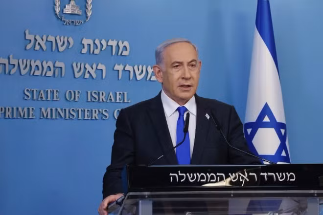 Thủ tướng Israel Benjamin Netanyahu phát biểu tại cuộc họp báo ở Jerusalem. (Ảnh: THX/TTXVN)
