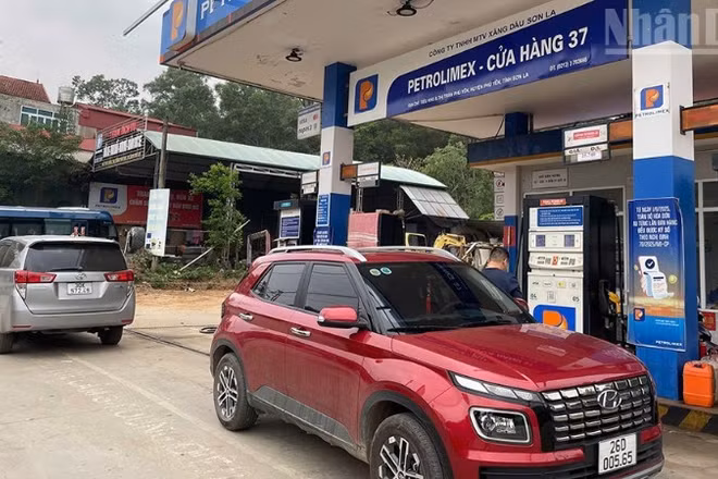 Phục vụ nhu cầu xăng dầu tại Cửa hàng xăng dầu số 37, Công ty trách nhiệm hữu hạn MTV Petrolimex Sơn La.