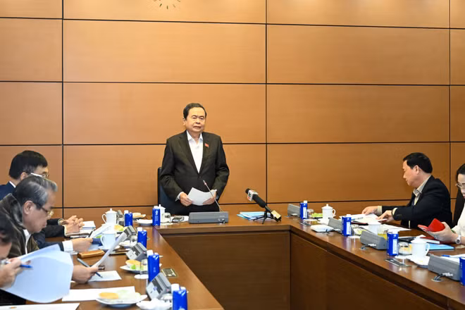 Chủ tịch Quốc hội Trần Thanh Mẫn chủ trì họp lãnh đạo Quốc hội với các Tiểu ban giúp việc Hội đồng Bầu cử quốc gia. (Ảnh: DUY LINH)