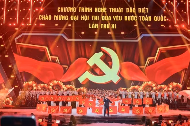 Chương trình nghệ thuật đặc biệt chào mừng Đại hội Thi đua yêu nước toàn quốc. (Ảnh: TTXVN)