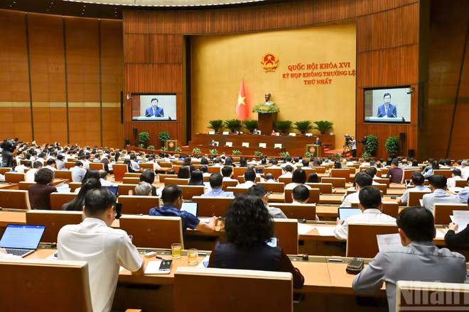 Quốc hội làm việc tại hội trường. (Ảnh: THỦY NGUYÊN)