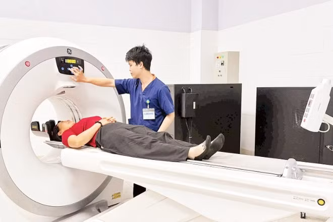 Nhiều máy móc hiện đại được các bệnh viện tuyến dưới đầu tư phục vụ khám, chữa bệnh cho người dân.