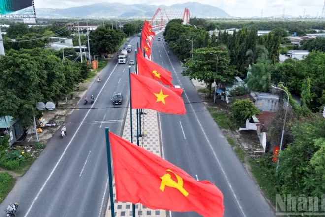 Thành phố Hồ Chí Minh trong những ngày hướng tới Đại hội Đảng bộ Thành phố lần thứ I 2025-2030. (Ảnh: THẾ ANH)