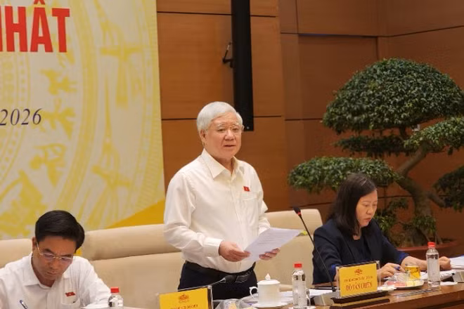 Phó Bí thư Thường trực Đảng ủy, Phó Chủ tịch Thường trực Quốc hội Đỗ Văn Chiến, Trưởng ban Chỉ đạo phát biểu tại phiên họp. (Ảnh: Chu Thanh Vân/TTXVN)