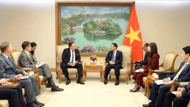 Phó Thủ tướng Bùi Thanh Sơn tiếp Đại sứ Hoa Kỳ tại Việt Nam Marc E. Knapper. (Ảnh: AN ĐĂNG/TTXVN)