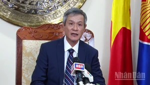 Đại sứ Nguyễn Minh Vũ trả lời phỏng vấn các cơ quan báo chí nhân kỷ niệm 58 năm Ngày Thiết lập quan hệ ngoại giao Việt Nam-Campuchia.