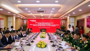 Toàn cảnh buổi làm việc.