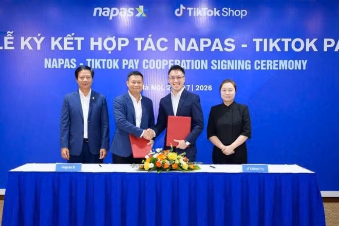 Lễ ký kết thỏa thuận hợp tác giữa NAPAS và TikTok Shop.