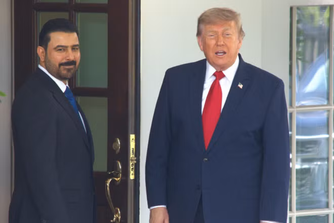 Tổng thống Mỹ Donald Trump và Thủ tướng Iraq Ali al-Zaidi tại cuộc gặp ở Nhà Trắng, Washington, D.C. (Ảnh: THX/TTXVN) 