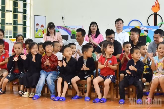 Nụ cười trẻ thơ trong một lớp mầm non trên địa bàn miền núi phía bắc. (Ảnh: PV)