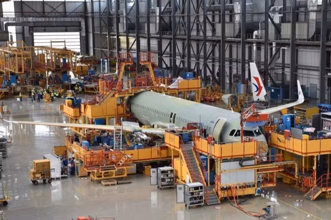 Máy bay A320 được sản xuất tại nhà máy của Airbus ở Thiên Tân, Trung Quốc. (Ảnh: THX/TTXVN)
