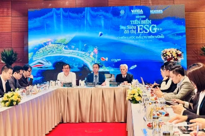 Hội thảo “Tiến biển bằng siêu đô thị ESG++: Chiến lược đầu tư bền vững”. (Ảnh: HNV)