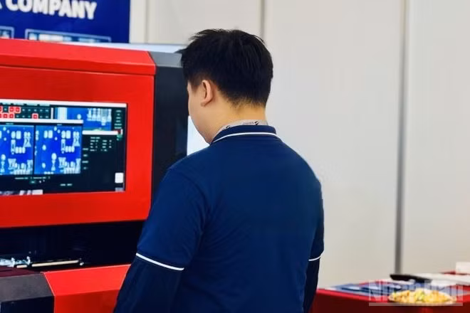 AI giúp kết nối mạng lưới thông minh, nơi dữ liệu, quy trình và con người vận hành thống nhất. (Ảnh: HNV)