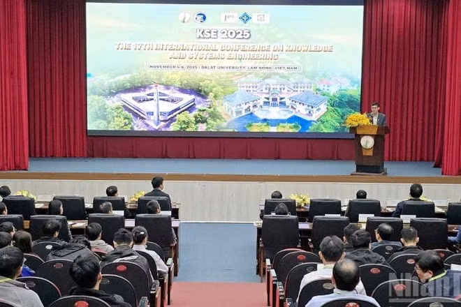 Quang cảnh Hội thảo quốc tế IEEE về “kỹ thuật tri thức và hệ thống” tại Trường đại học Đà Lạt.