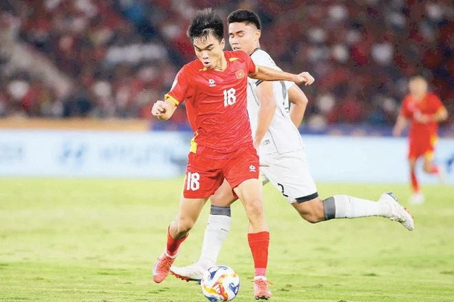 Nguyễn Lê Phát (sinh năm 2007 - ảnh trái) và Nguyễn Công Phương (sinh năm 2006) có cơ hội cùng U21 Việt Nam tham dự ASIAD 2026. Ảnh | VFF-Đồng Nguyên Khang