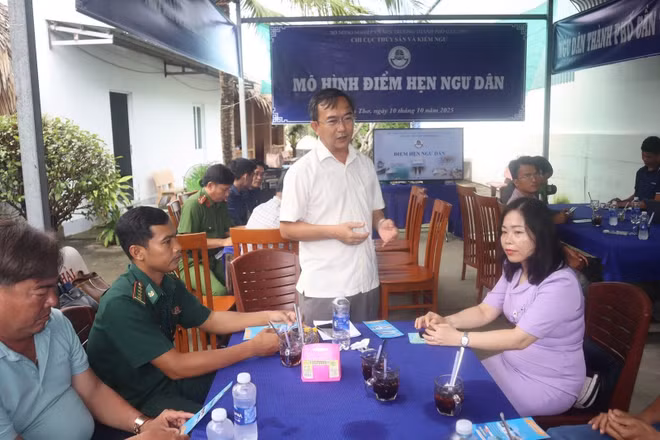 Mô hình Điểm hẹn ngư dân tại Cần Thơ góp phần phản ánh tâm tư, nguyện vọng của ngư dân, kịp thời tháo gỡ khó khăn, vướng mắc. (Ảnh TRẦN ĐỀ)