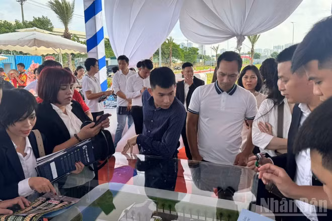 Không ngừng xây dựng đội ngũ môi giới bất động sản chuyên nghiệp, hiệu quả. (Ảnh: HNV)