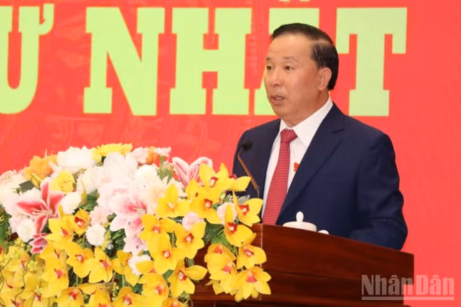 Chủ tịch Ủy ban nhân dân tỉnh Đồng Nai Nguyễn Văn Út phát biểu nhận nhiệm vụ.