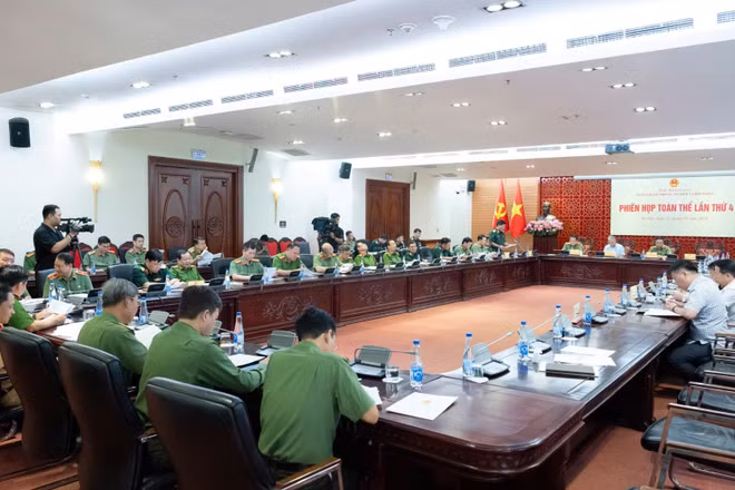 Phiên họp toàn thể lần thứ 4 Ủy ban Quốc phòng, An ninh và Đối ngoại, tháng 10/2025. (Ảnh: Quochoi.vn)