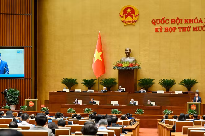 Quốc hội họp phiên toàn thể ở hội trường sáng 11/11. (Ảnh: Thủy Nguyên)