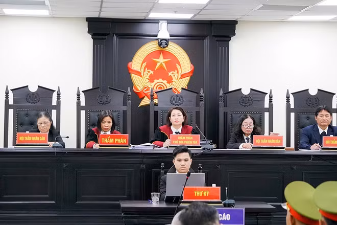 Quang cảnh phiên tòa.
