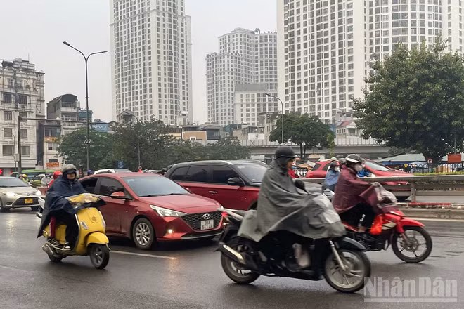 Dự báo khu vực Hà Nội sáng và đêm có mưa, mưa nhỏ rải rác. (Ảnh minh họa: Đ.T)