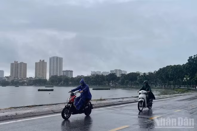 Dự báo khu vực Hà Nội có mưa vừa, mưa to và dông, cục bộ có nơi mưa rất to. (Ảnh minh họa: Đ.T)