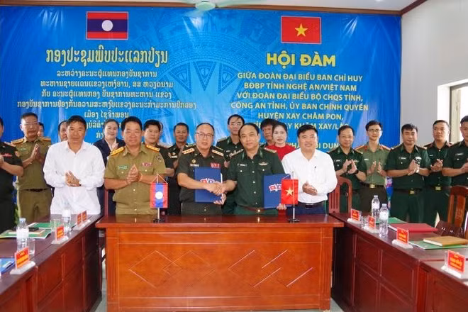 Hai bên thống nhất công tác chuẩn bị Giao lưu hữu nghị Quốc phòng biên giới Việt Nam-Lào lần thứ III.